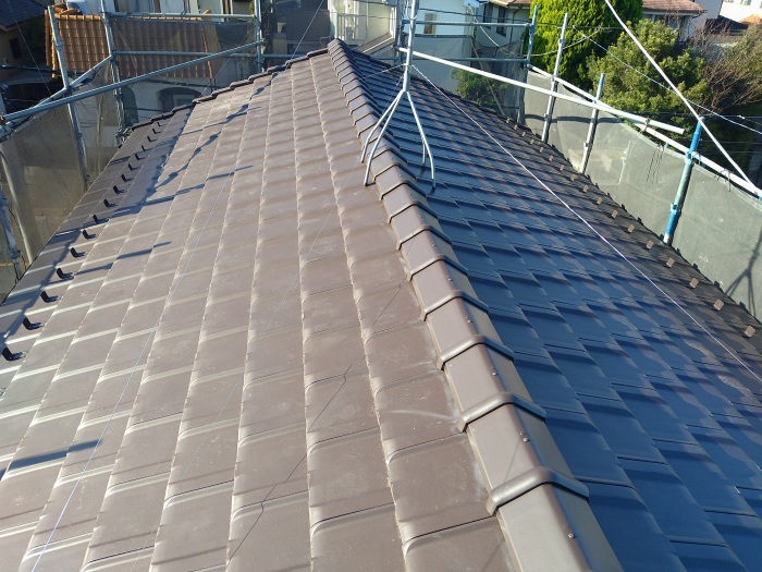 市原市:築40年の家を雨漏りから守る!劣化瓦とルーフィングの全面葺き直し